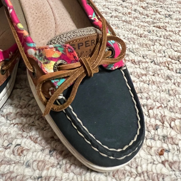 Gently worn Sperry Angelfish Boat Shoes - Picture 3 of 12